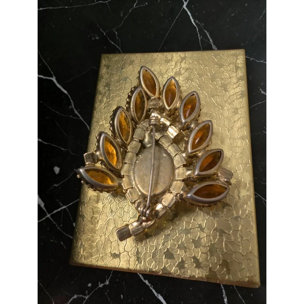 VTG Juliana Style D&E Amber Topaz Rootbeer Rhinestone Aurora Borealis Brooch Pin